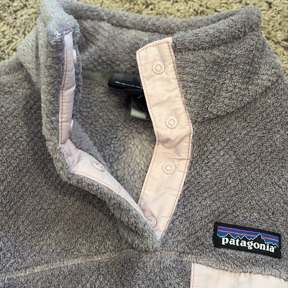 Patagonia Women's purple like color Fleece Sweater - Picture 3 of 6